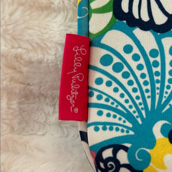 Lilly Pulitzer Electronic Case - Picture 2 of 7